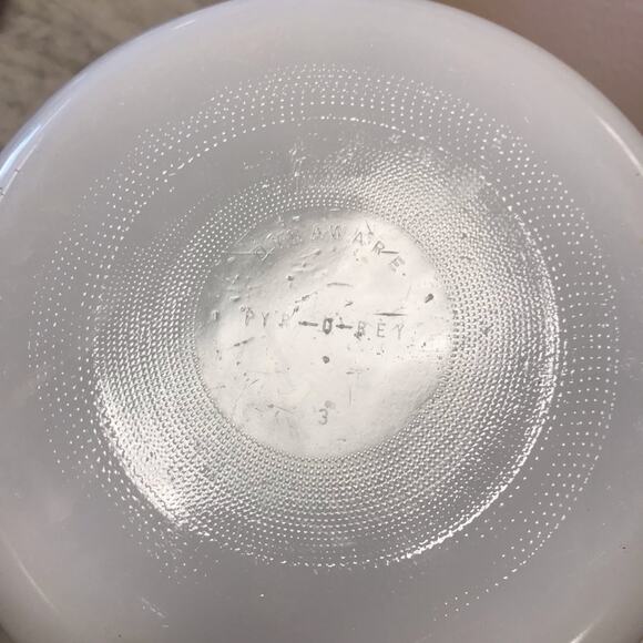 Vintage 60s Dynaware Pyr–O–Rey milk glass ovenware casserole dish - Picture 6 of 6